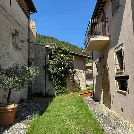 La Casa Di Lucapietro Dimora Storica Landhuis Spoleto