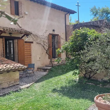 La Casa Di Lucapietro Dimora Storica Casa de Campo Spoleto