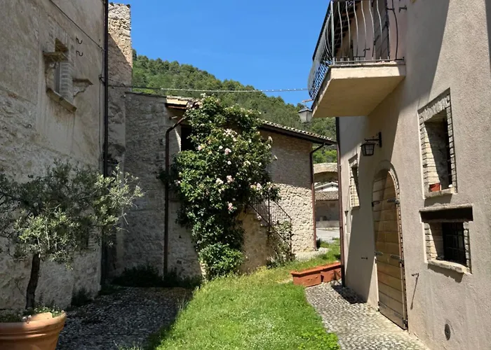 La Casa Di Lucapietro Dimora Storica Landsted Spoleto